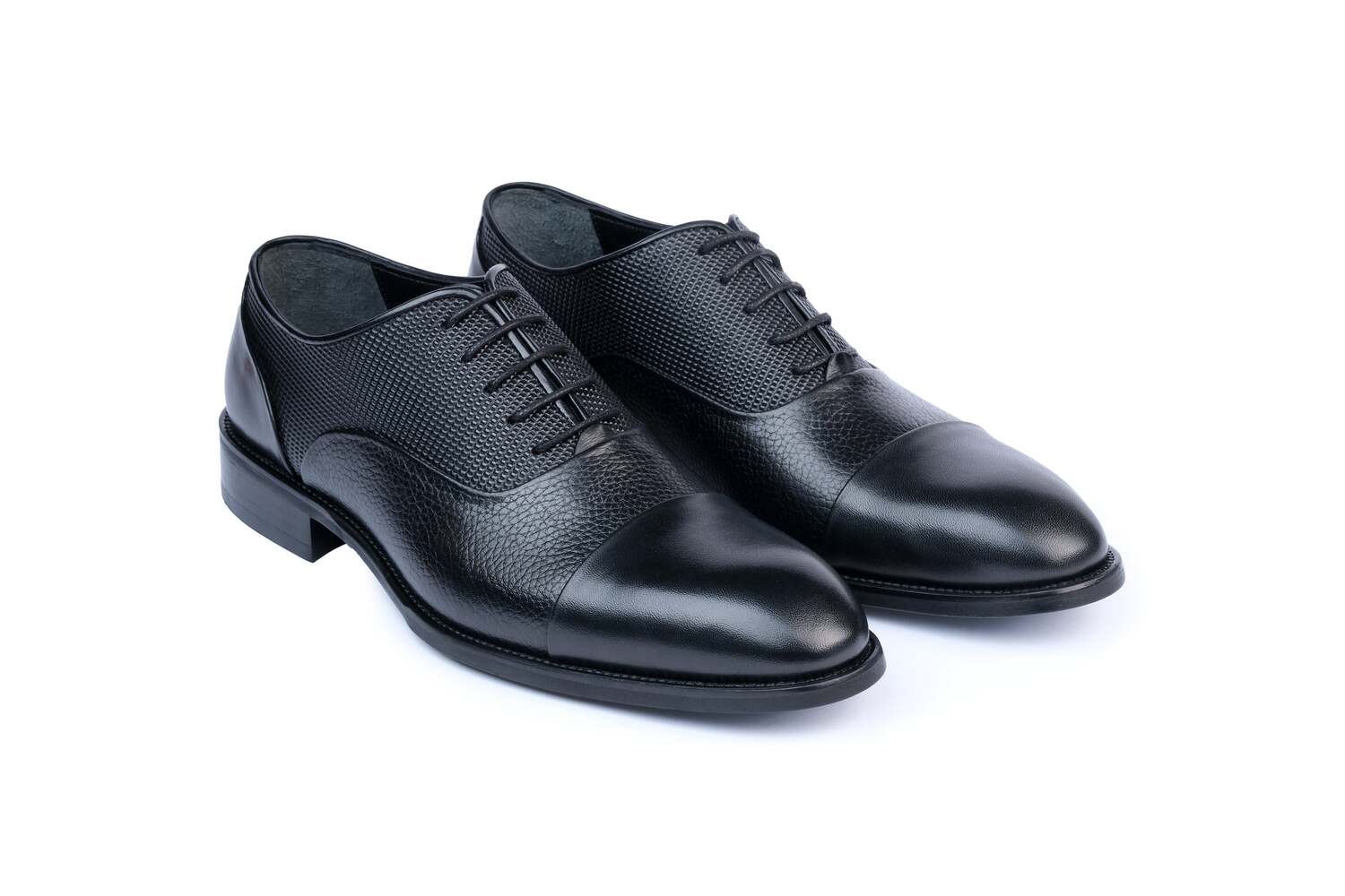

Neda Oxford туфли с перфорацией на мыске Vella Pais, черный