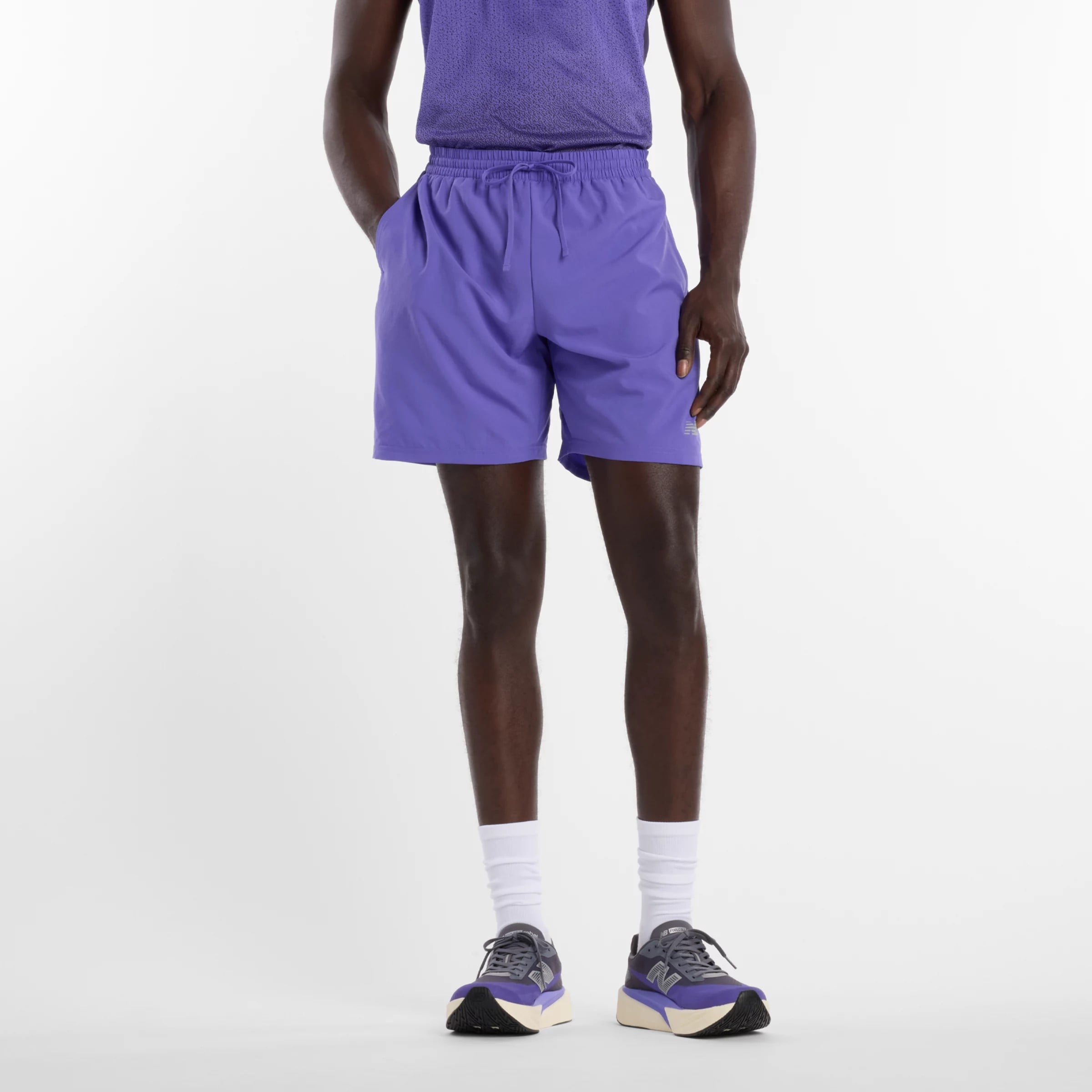 

New balance Тренировочные шорты Regular 'Sport Essential' в светло-фиолетовом цвете