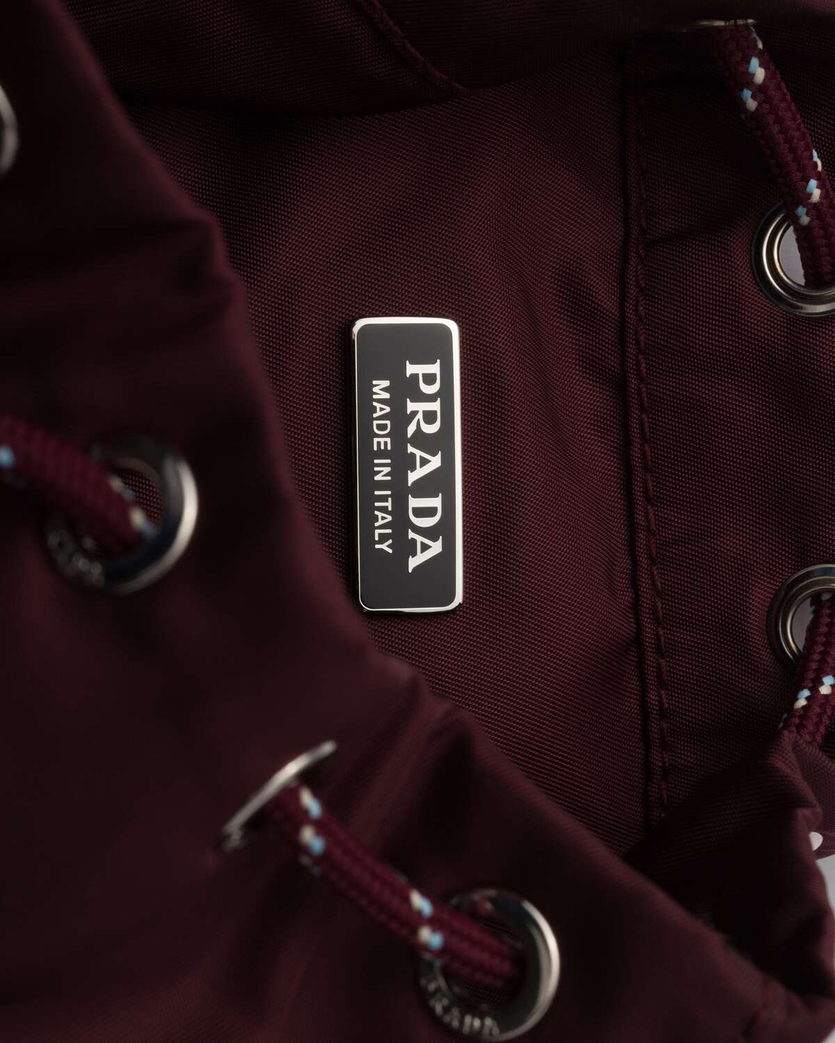 Сумка-чехол Prada Speedrock из Re-Nylon и кожи Prada, бордовые — фото 4