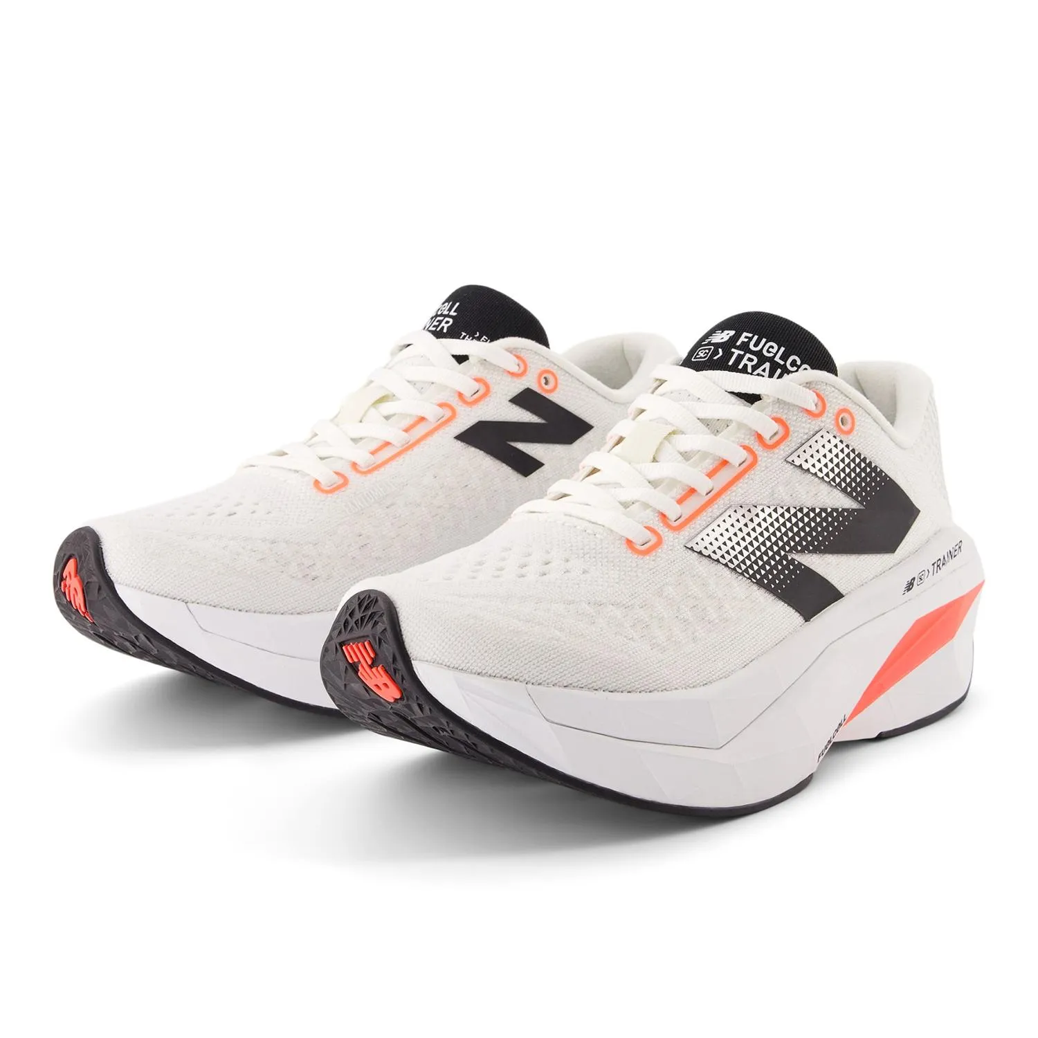Женские дорожные беговые кроссовки FuelCell SuperComp Trainer v3 New Balance, Sea Salt/Urgent Red/Black — фото 3