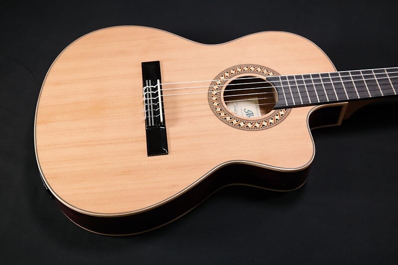 

Акустическая гитара Ibanez GA34STCENT Natural High Gloss 012