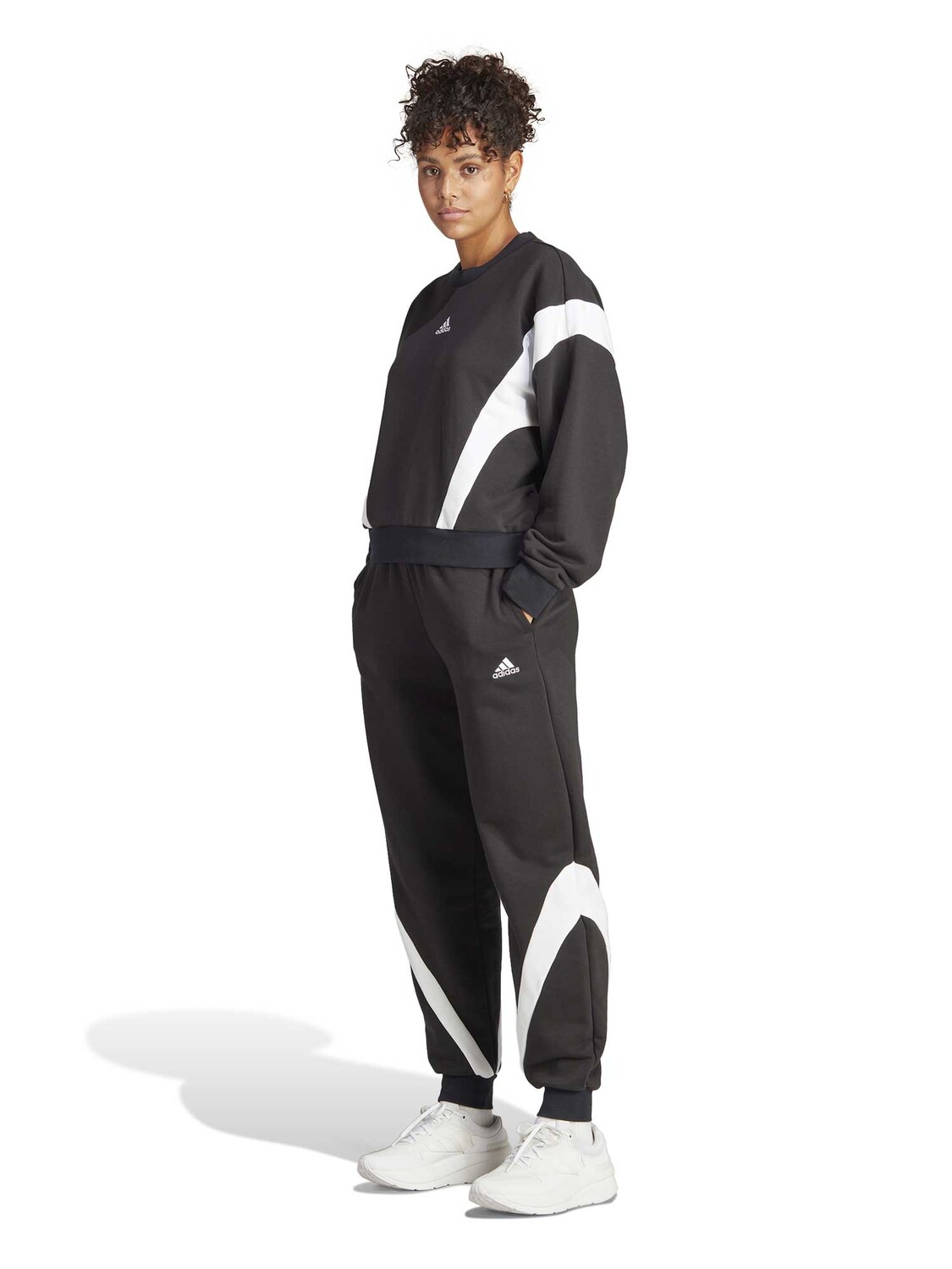 

Спортивный костюм Adidas Sportswear Laziday, черный