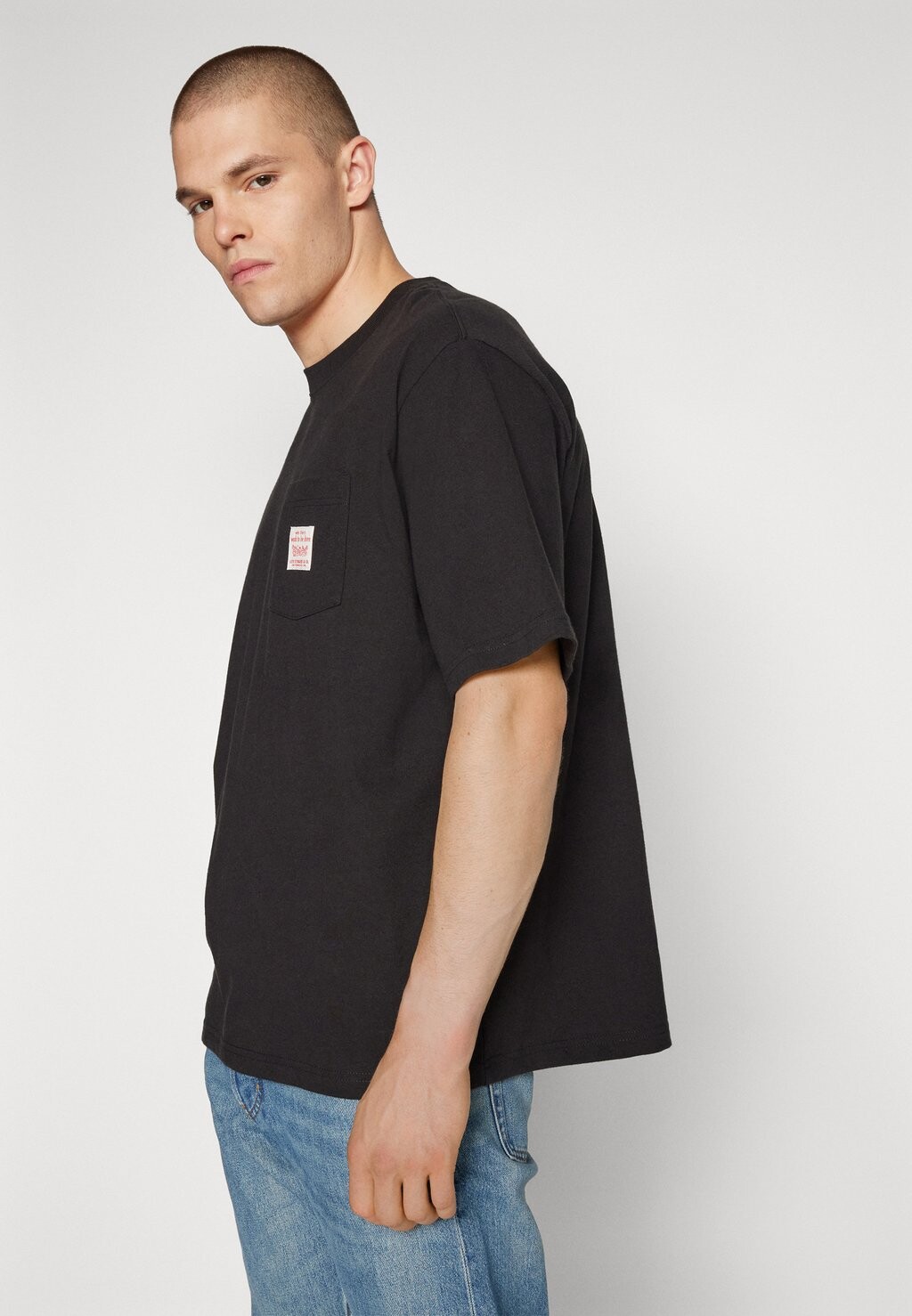 Футболка с принтом Workwear Tee Levi's, цвет meteorite — фото 4