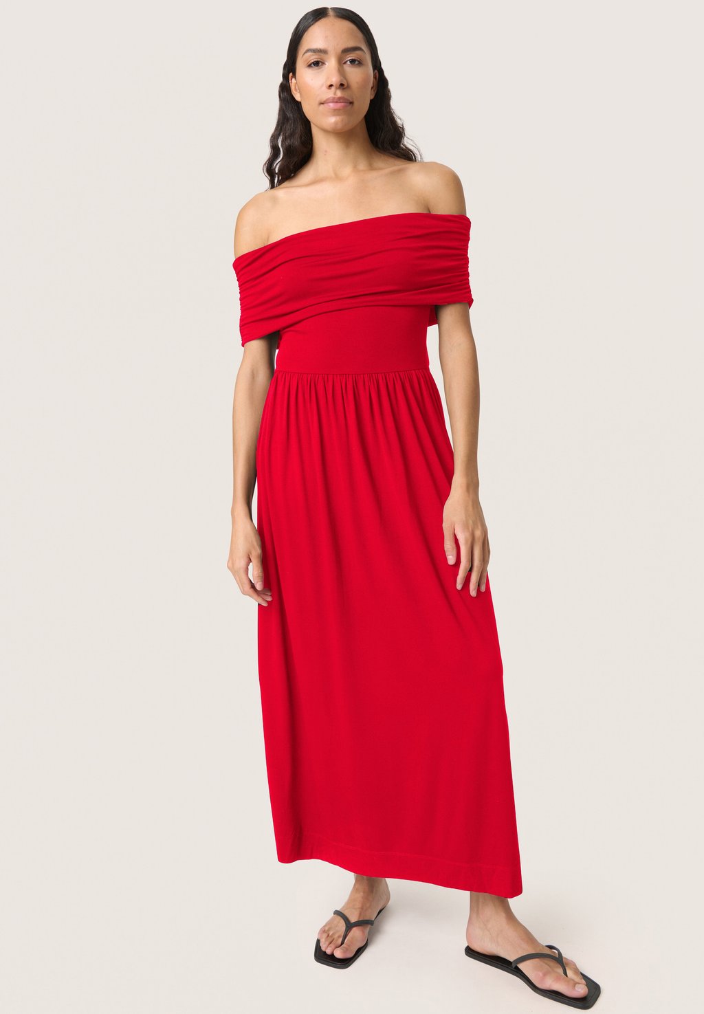 

Платье макси HANADI OFF SHOULDER Soaked in Luxury, красный