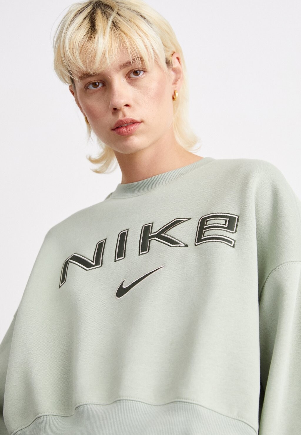 

Толстовка LOGO CREW Nike Sportswear, зеленый