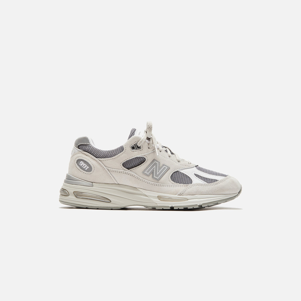 

Кроссовки New Balance Made in UK 991v2, цвет Nimbus Cloud