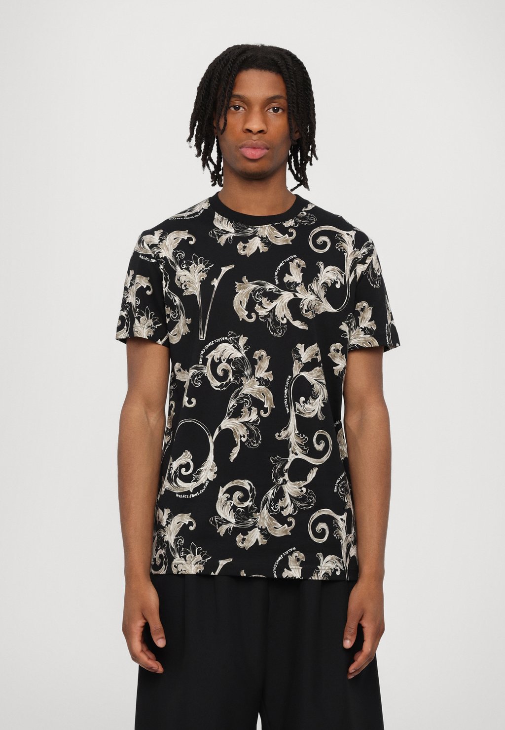

Футболка с принтом BAROCCO OUTLINE Versace Jeans Couture, черный