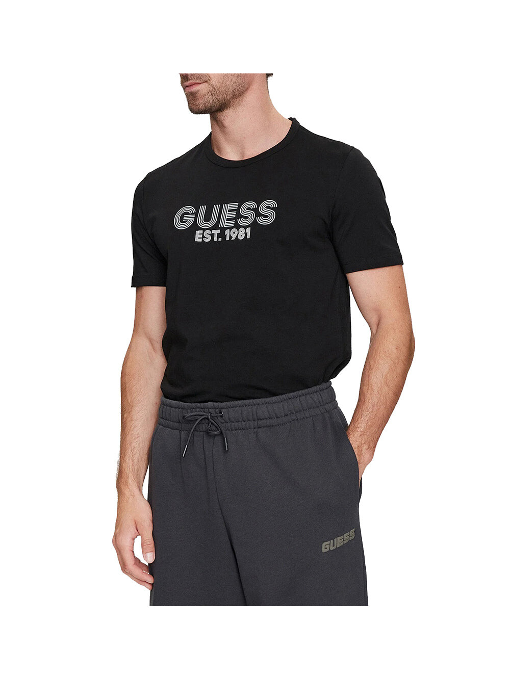 

Черная мужская футболка Guess