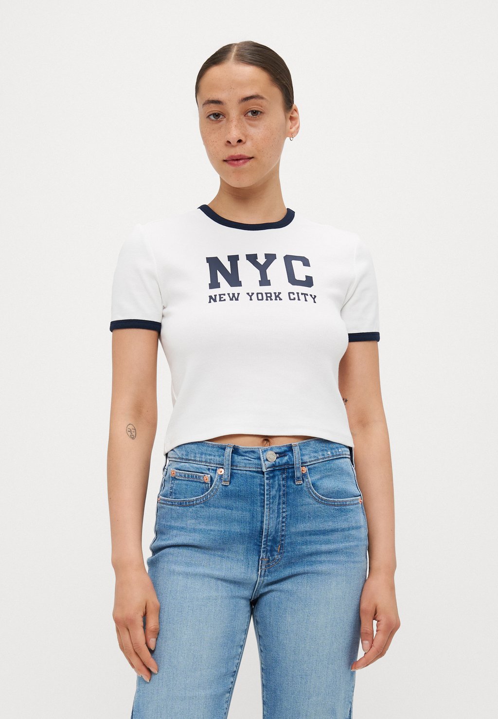 

Футболка с принтом ONLVIKKA O NECK SHORT ONLY Petite, белый