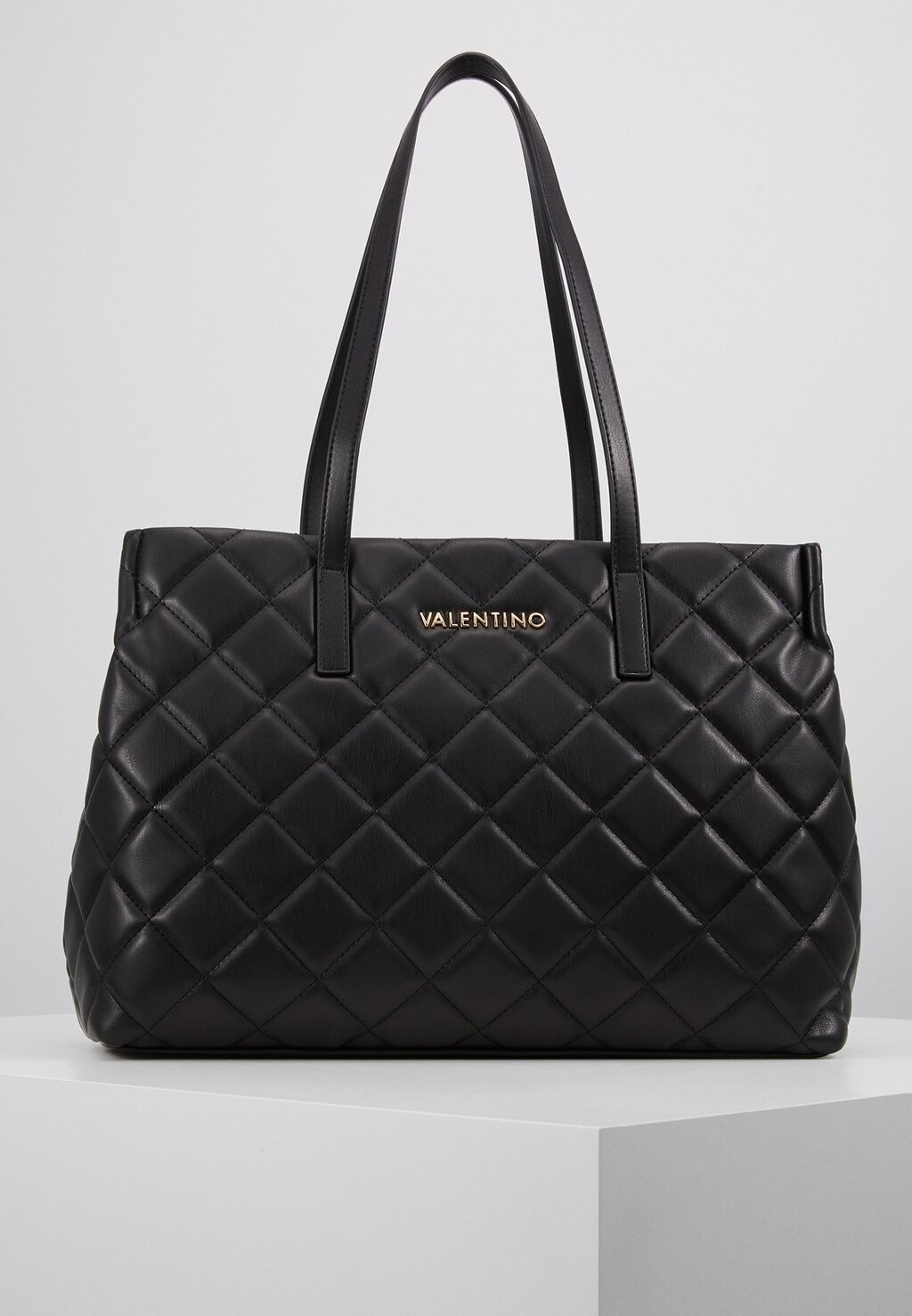 

Сумка шоппер Valentino стеганая из экокожи, черный