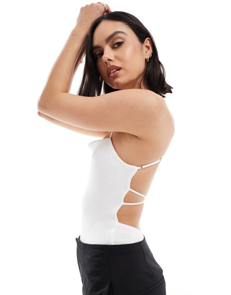 

Bershka - Боди с прямым вырезом из белой мятой ткани