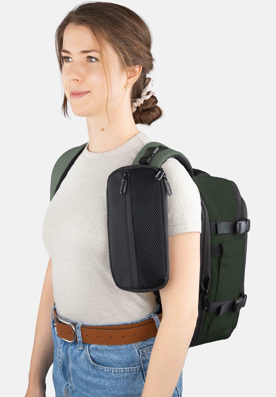 

Рюкзак Normani ERWEITERBARER -MIT REISEPASS BRUSTTASCHE SET, Oliv/Green