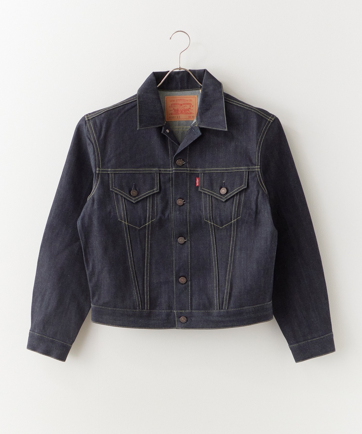 Винтажная куртка Levi's LVC 1961 TYPE III Trucker Jacket из органического денима 557XX, весна/лето 2026. — фото 2