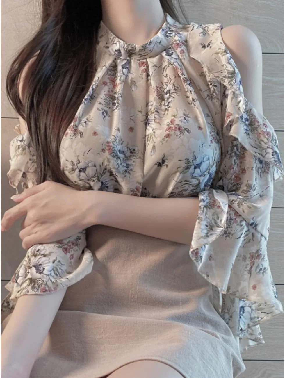 Блуза с цветочным принтом, off-shoulder, синий — фото 2