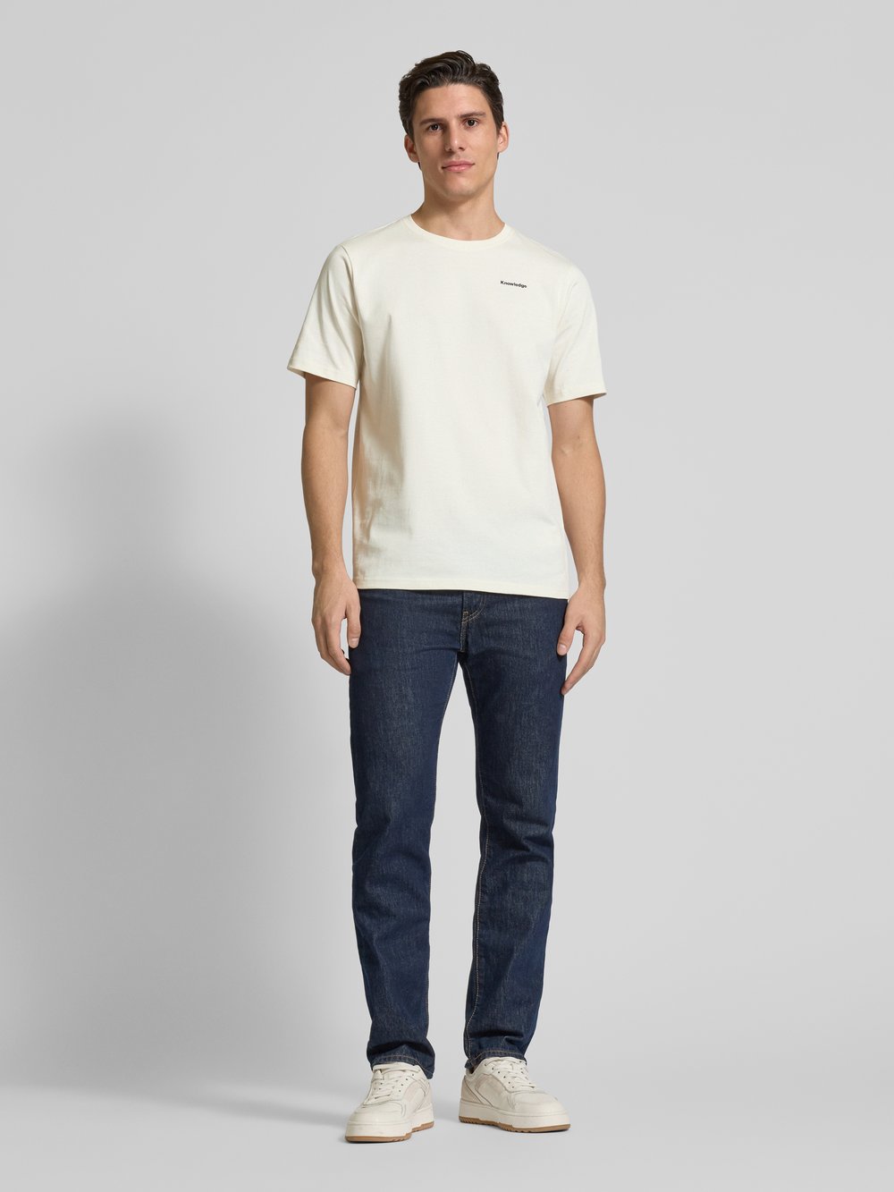 

Футболка прямого кроя с этикеткой Knowledge Cotton Apparel, кремовый