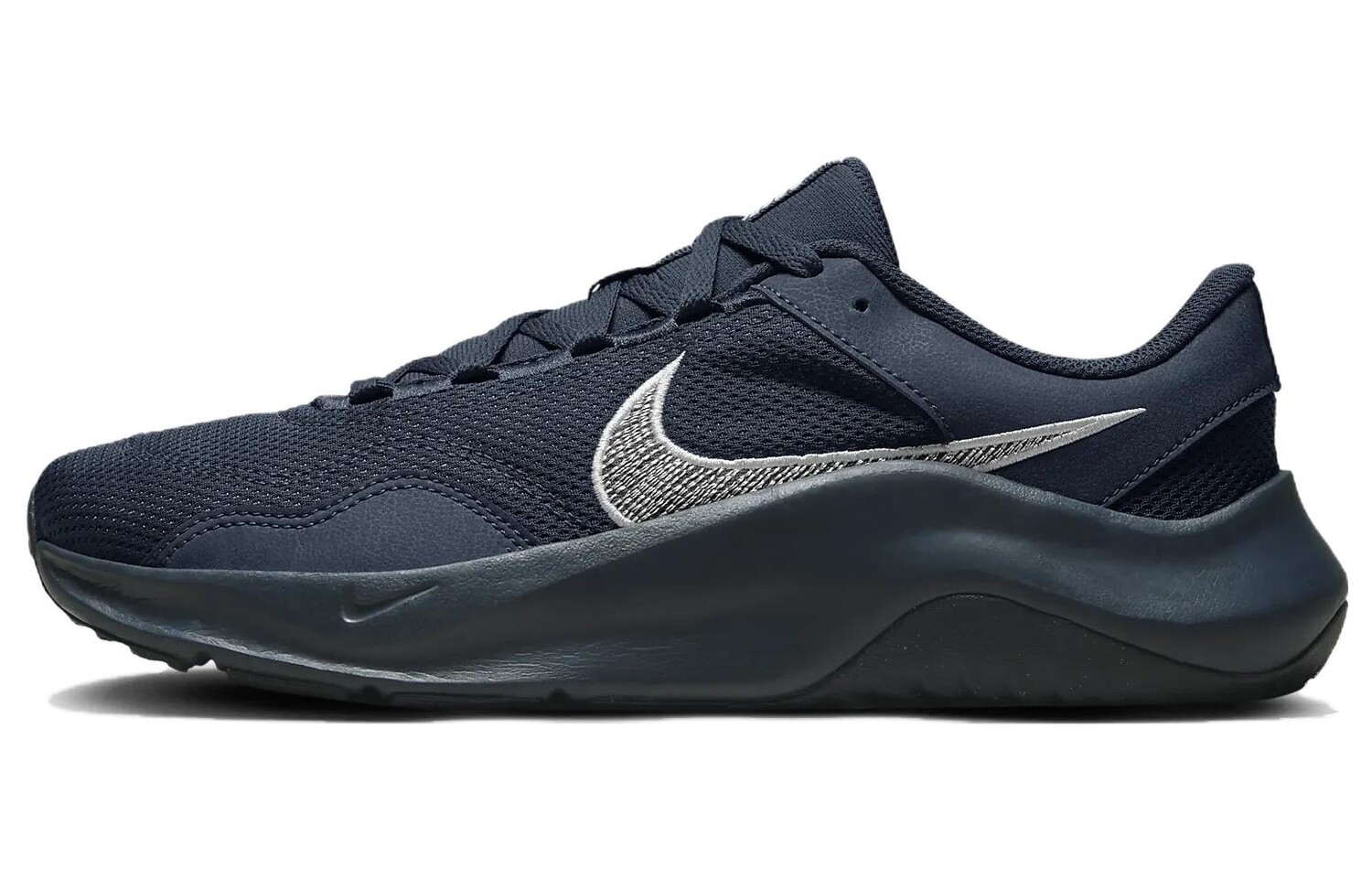 

Кроссовки Legend Essential 3 для бега мужские низкие черные Nike