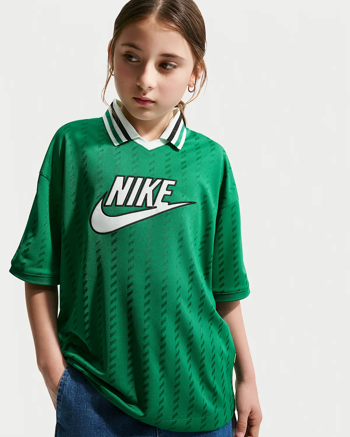 Детская футболка с коротким рукавом Nike Sportswear, Malachite/Barely Green/Black/Barely Green — фото 2