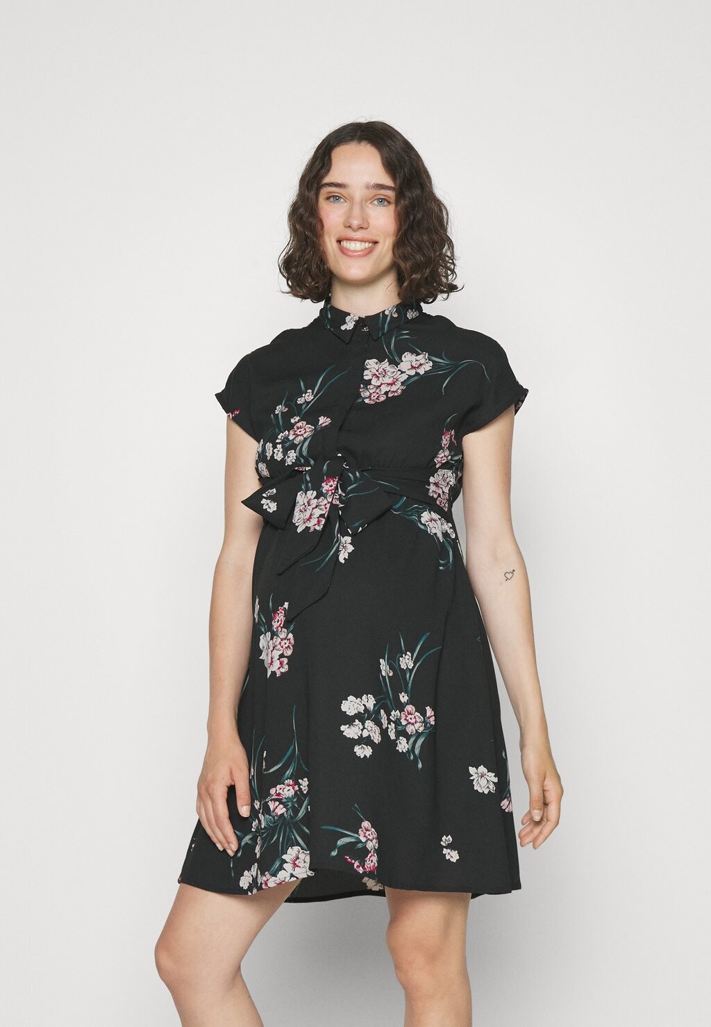 

Платье из трикотажа Vero Moda
