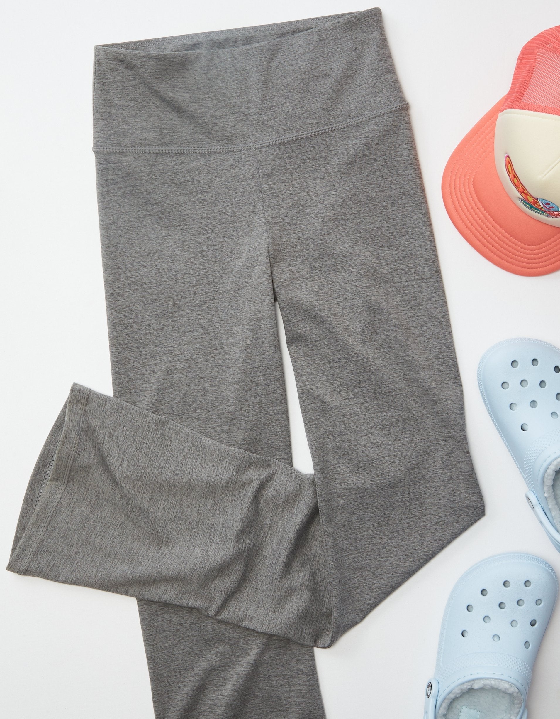 

AE The Everything Леггинсы с высокой талией и клешем American Eagle Outfitters, серый