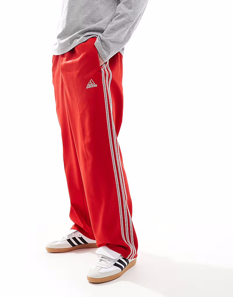 

Штаны спортивные Adidas Originals Street красного цвета