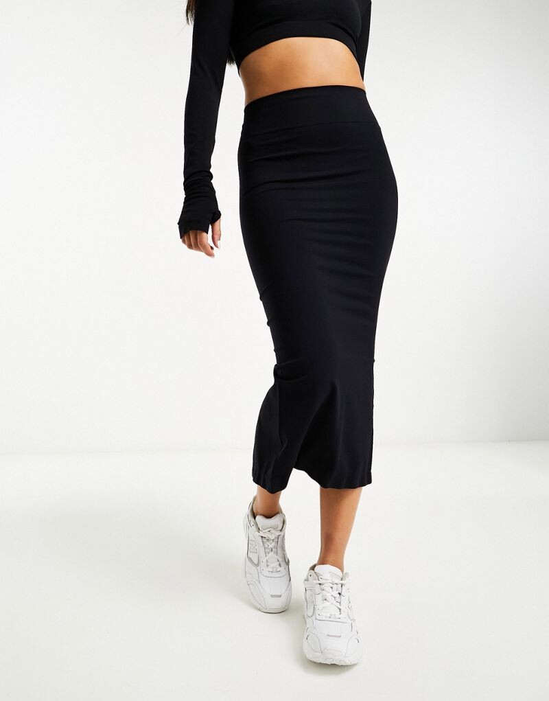 

ASOS DESIGN – черная бесшовная юбка-карандаш миди, часть комплекта