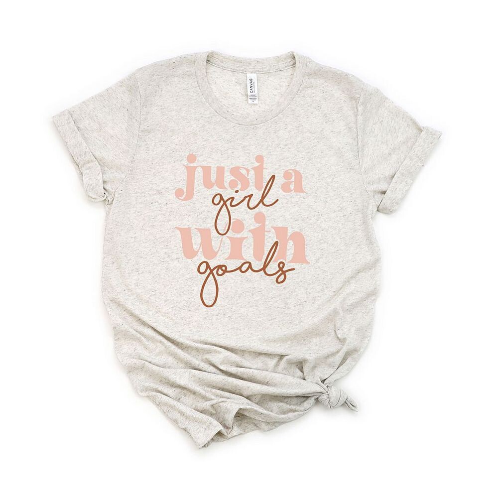 

Футболка с короткими рукавами и рисунком Just A Girl With Goals Simply Sage Market, цвет Oatmeal