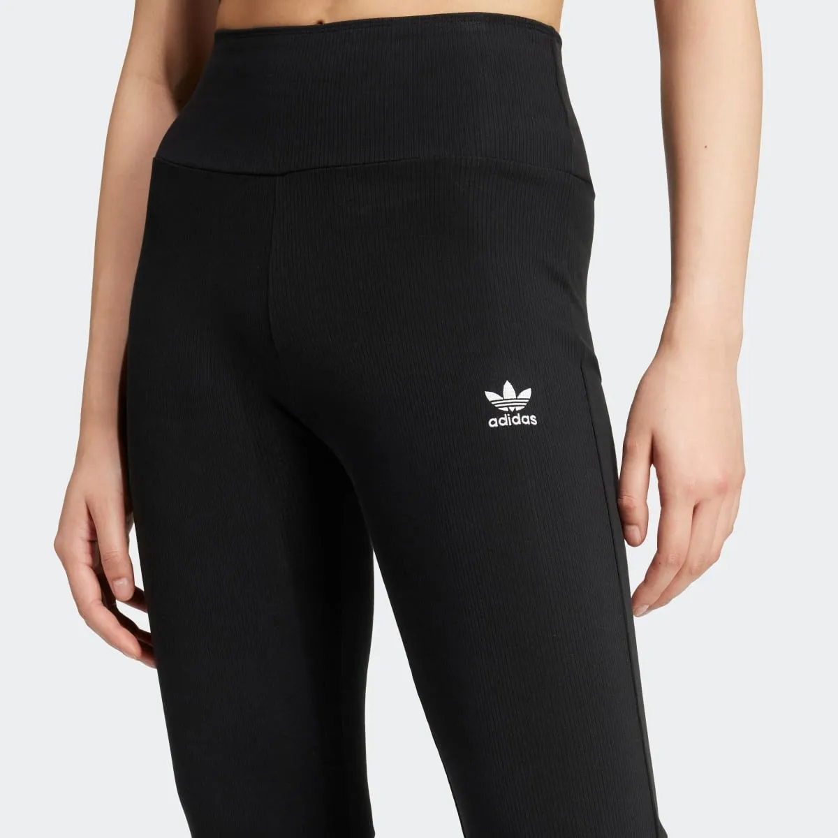 Женские леггинсы Essentials Rib Flared Originals adidas, черный — фото 3