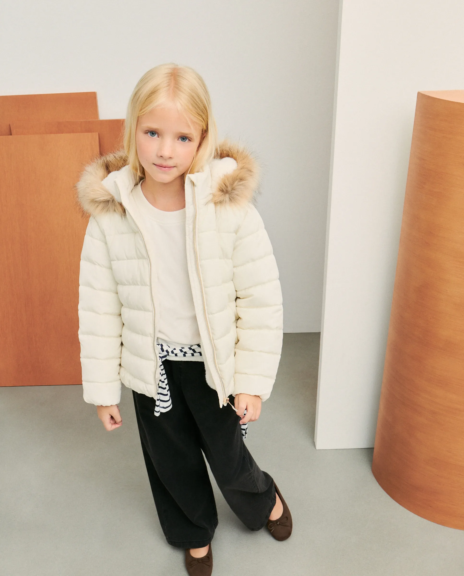 

Короткая парка для девочки Kids El Corte Inglés, песочный