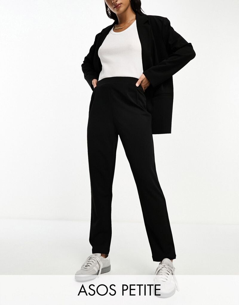 

Черные трикотажные зауженные брюки ASOS Petite