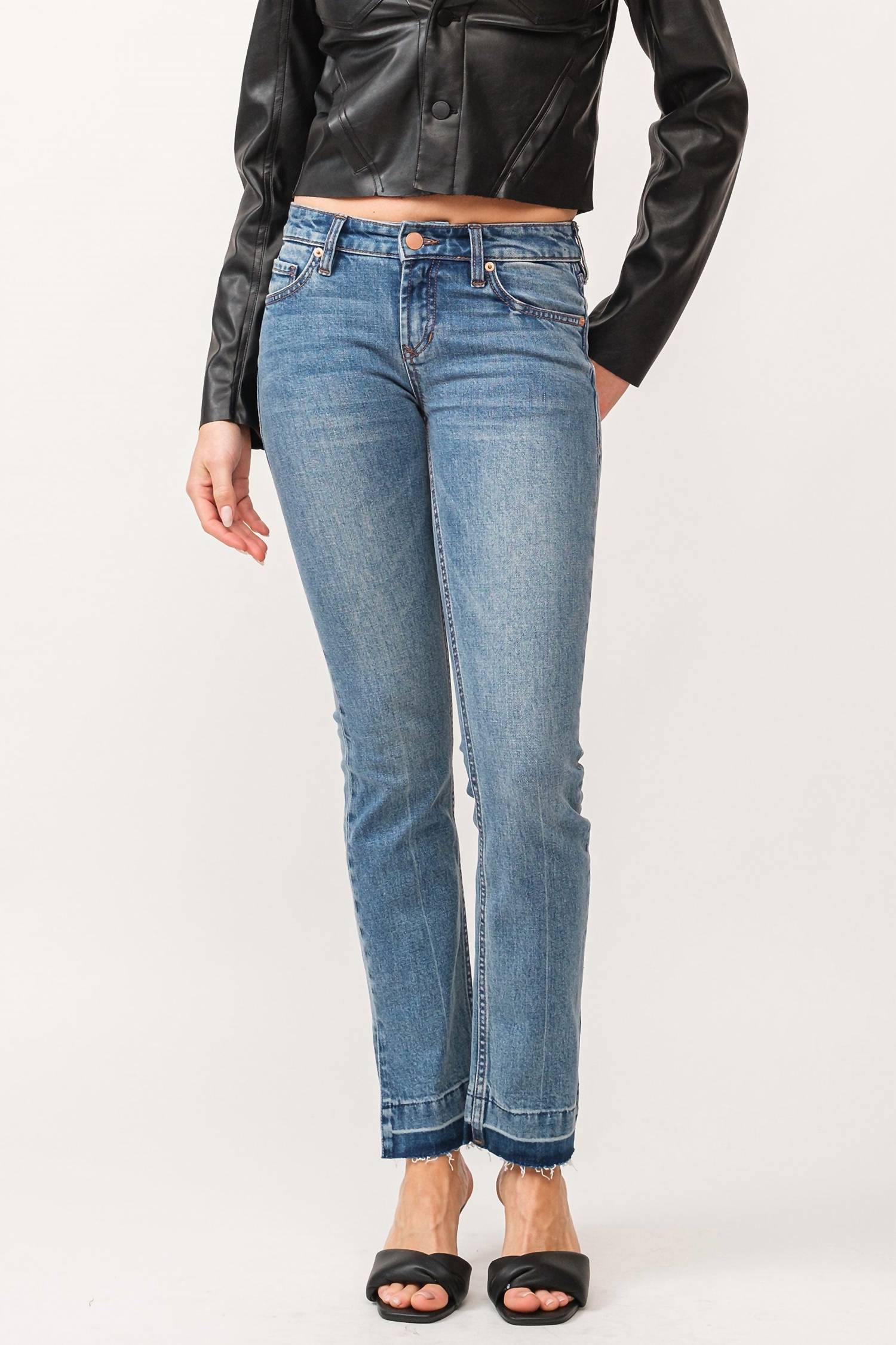 

Джинсы Playback Slim Straight средней посадки с разрезом по низу синего цвета DEAR JOHN DENIM