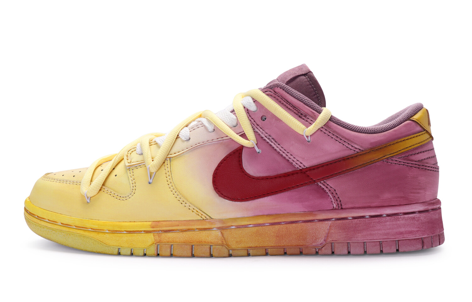 

Кроссовки Nike Dunk Skateboarding Shoes Women's Low-top Red, желтый