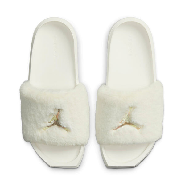 Тапочки nola slide 'coconut milk' Air Jordan, бежевый — фото 3