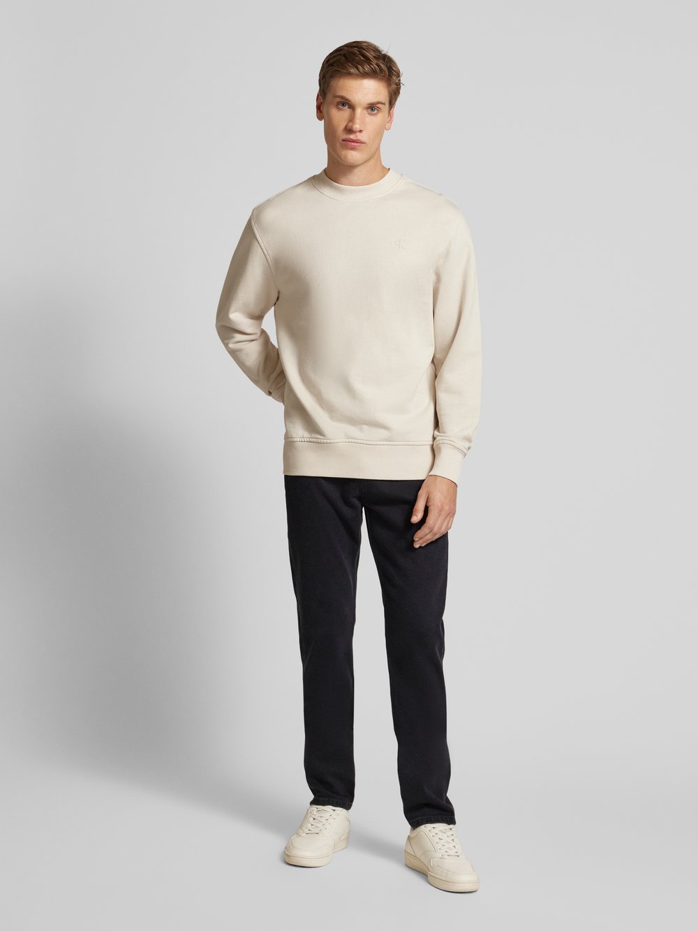 

Джинсы облегающего кроя с этикеткой Calvin Klein Jeans, черный