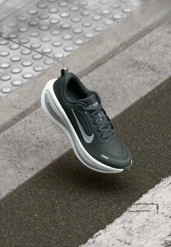 Кроссовки для бега по шоссе vomero plus Nike Performance, Anthracite/Wolf Grey/Summit White/Pure Platinum-Coloured