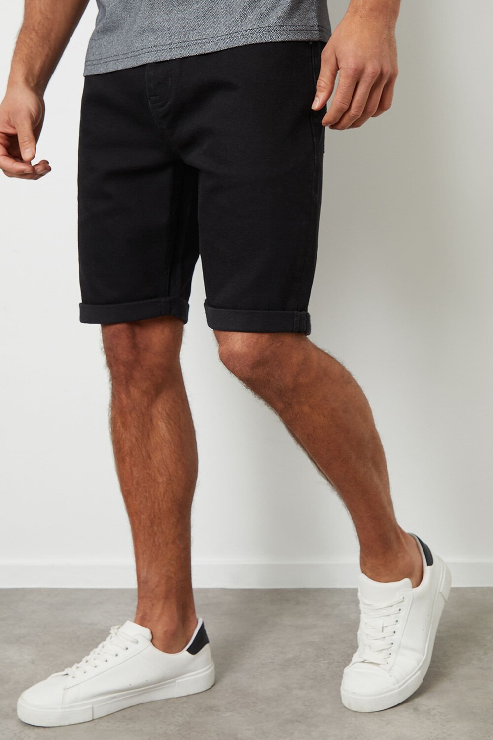 

Джинсовые шорты с подворотами Threadbare, черный