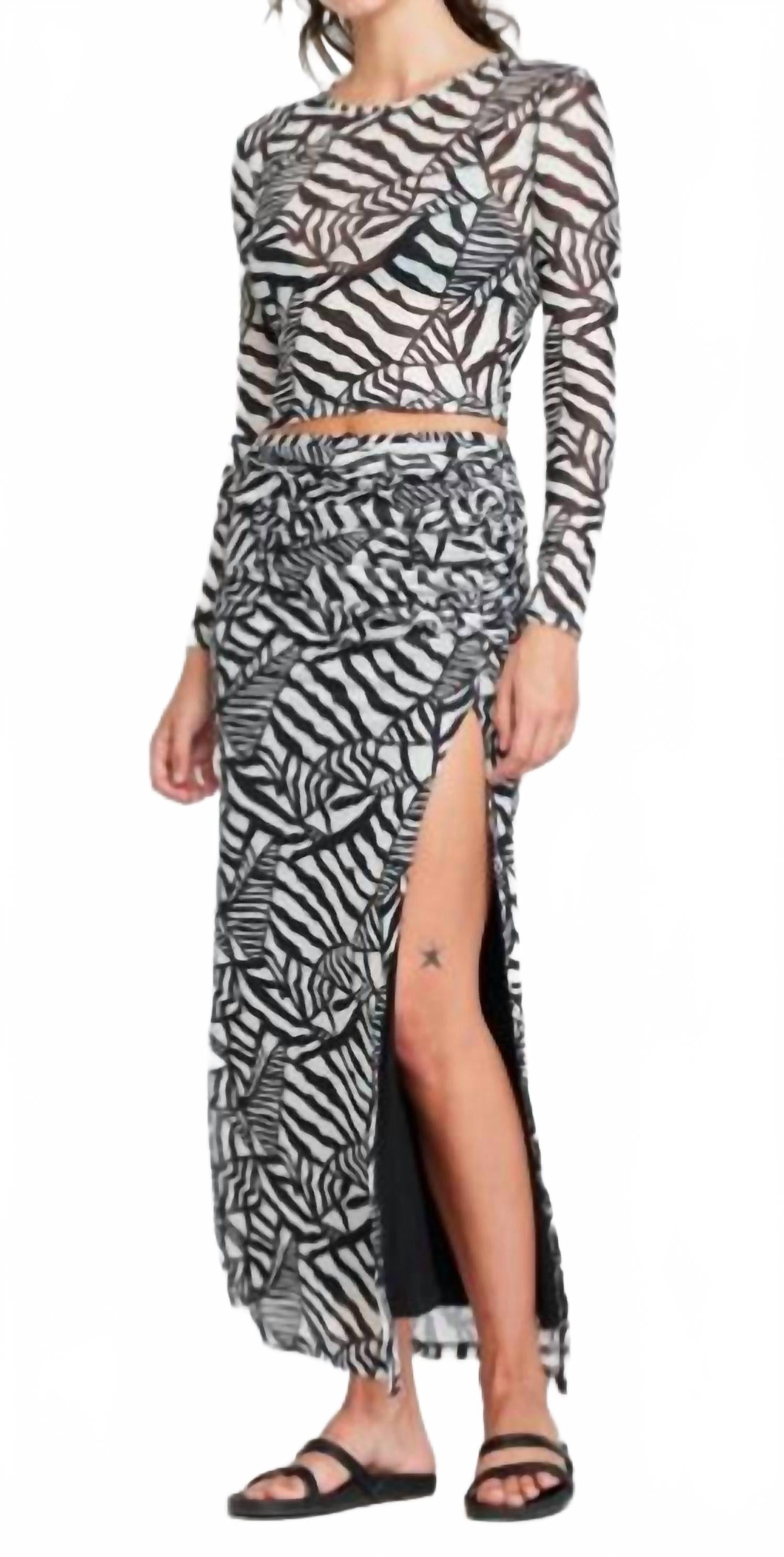 

Черно-белая плиссированная миди-юбка Self Contrast