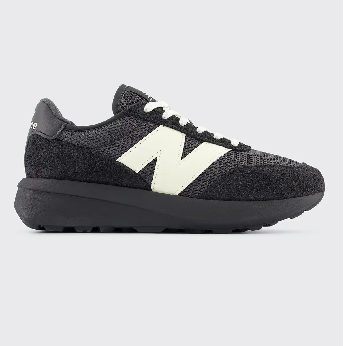 

Кроссовки унисекс повседневные U370PB New Balance, черный/белый