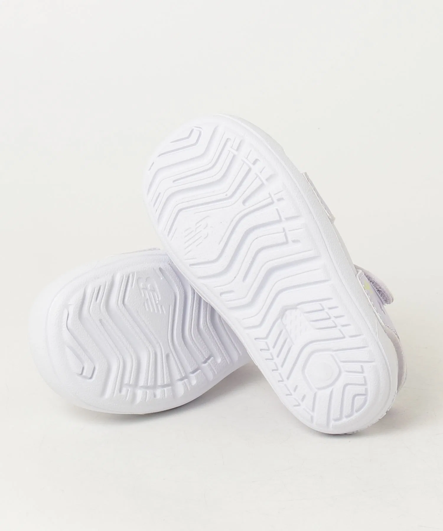 Детские сандалии New Balance 809 v1 с защитой мыска фиолетовые — фото 4
