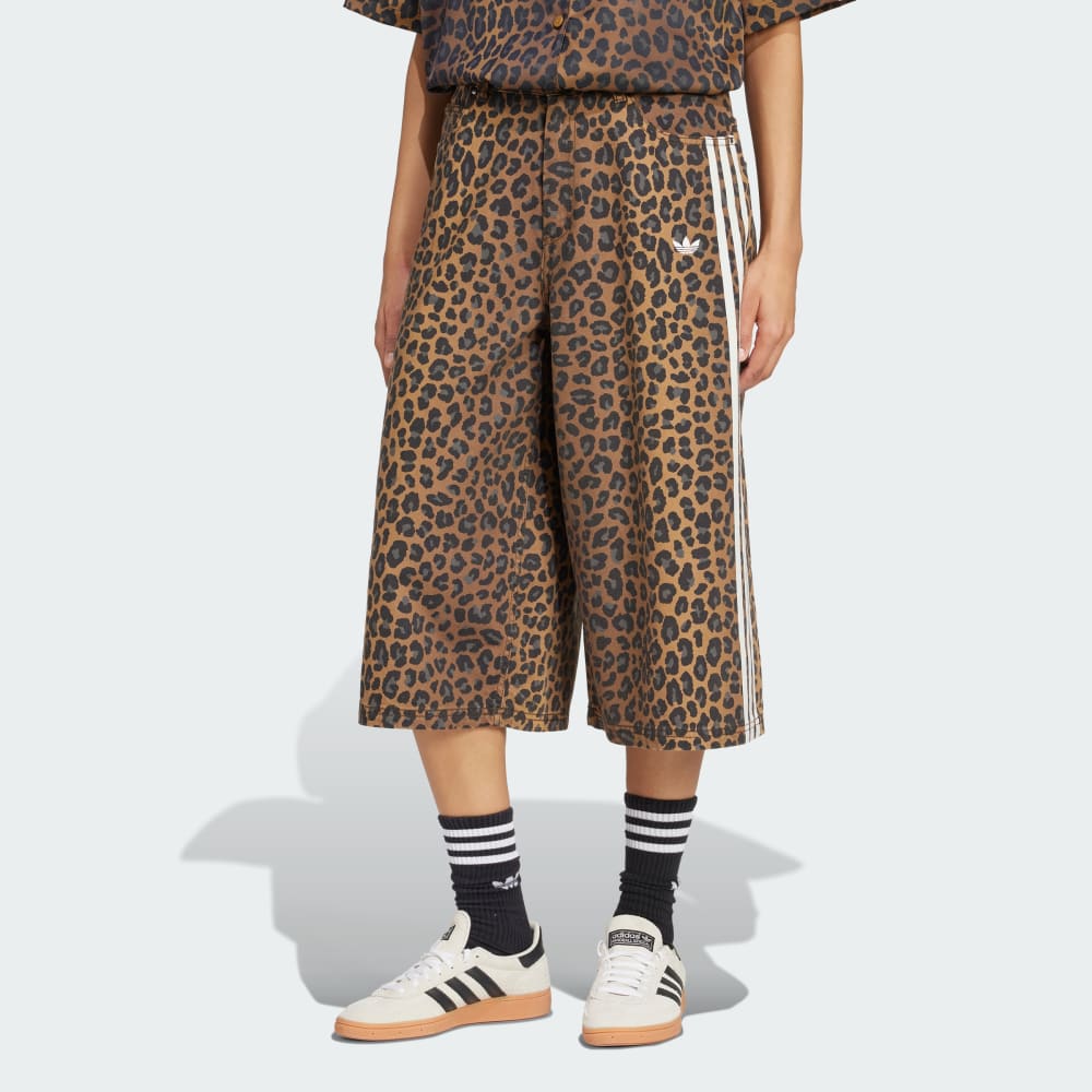 

Шорты бермуды Adidas Originals Denim Bermuda Shorts, цвет Multicolor/Bronze Strata