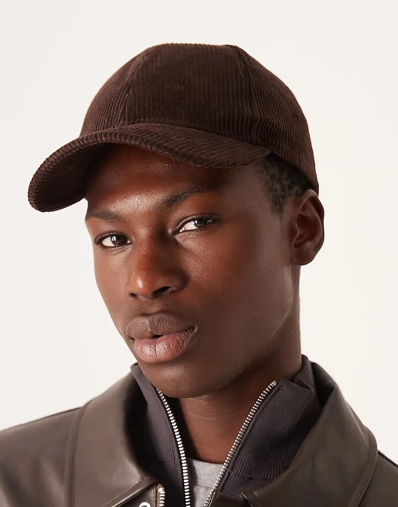 

Бейсболка ASOS DESIGN коричневого цвета