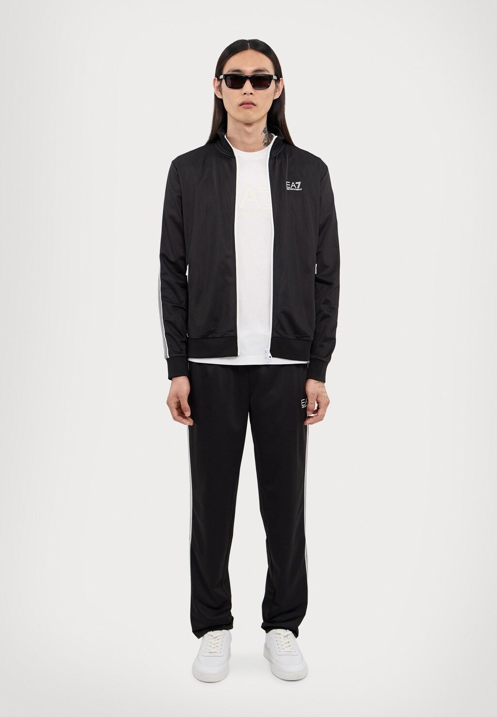 

Спортивный костюм EA7 Emporio Armani, черный