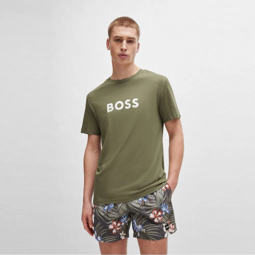 Мужская футболка стандартного кроя цвета хаки с логотипом от Boss