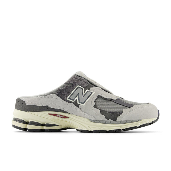 Кроссовки New Balance 2002R Mule 'Protection Pack Rain Cloud', мультиколор — фото 2