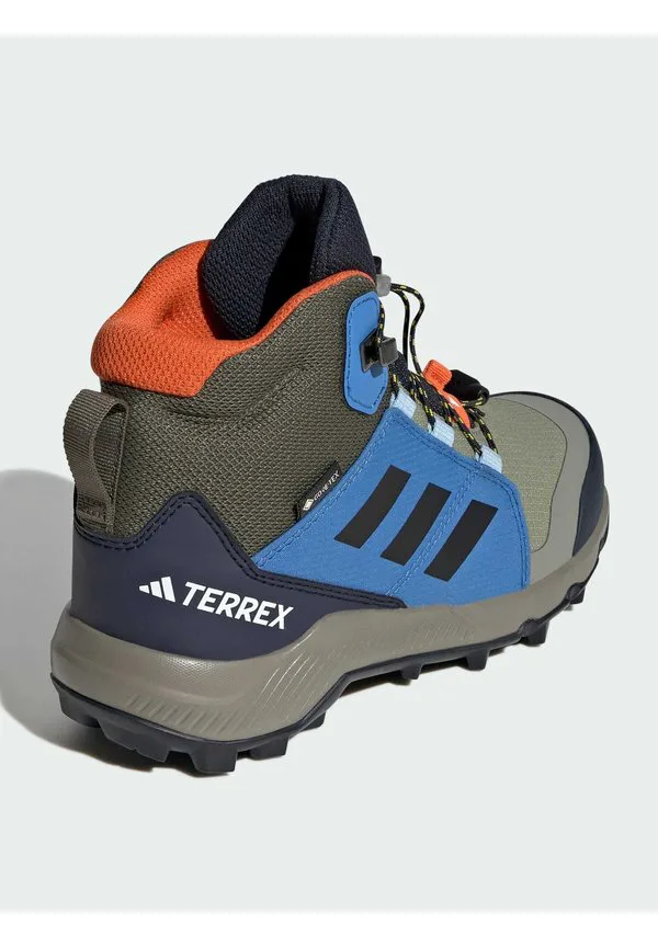 Походные ботинки средней жесткости из материала gore-tex Adidas Terrex, Tent Green Core Black Ray Blue — фото 4