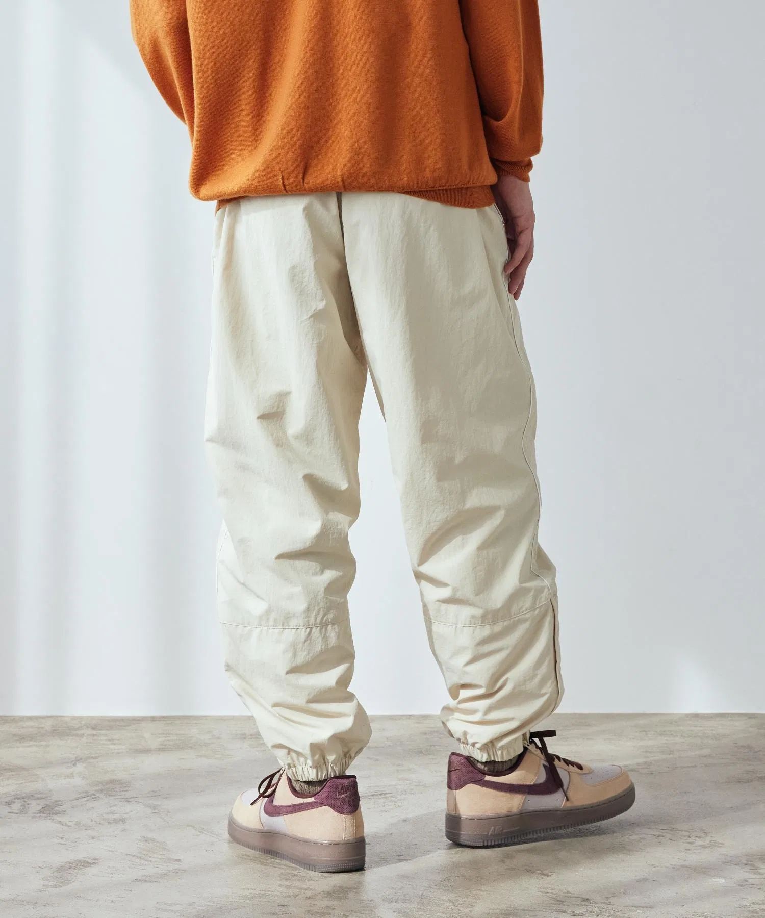 Мужские лёгкие брюки Nike Sportswear Club Light Khaki — фото 3