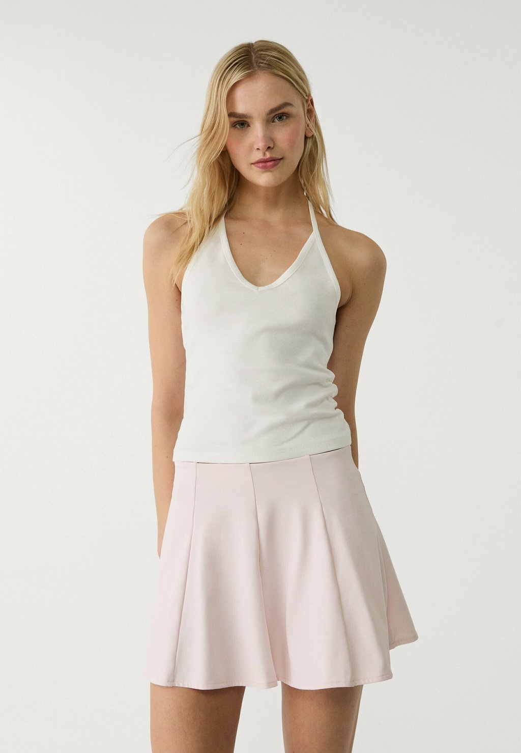 

Топ TIED HALTER Stradivarius, кремовый