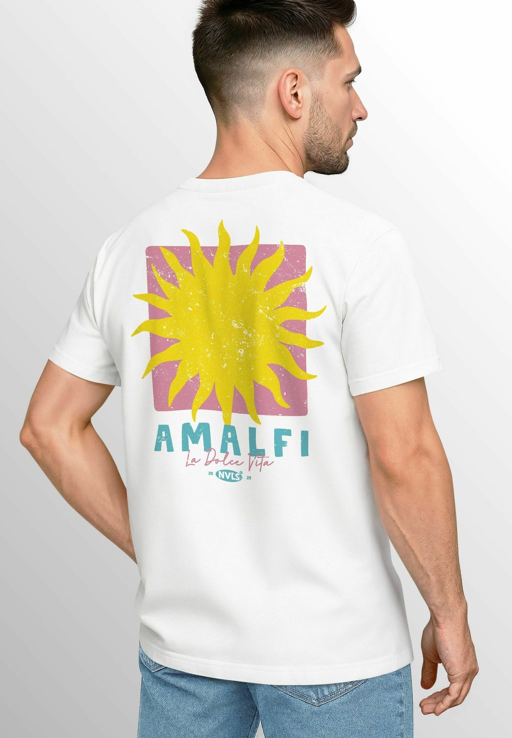 

Футболка с принтом BACKPRINT AMALFI LA DOLCE VITA SONNE PRINT SCHRIFTZUG Neverless, белый