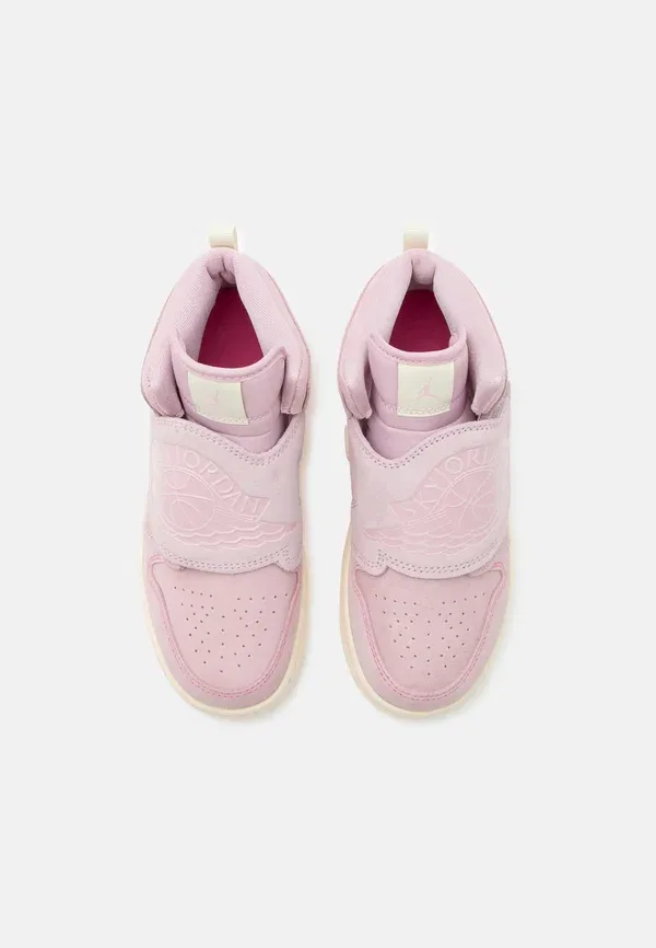Кроссовки высокие Sky 1 Jordan, iced carmine/anthracite/pink foam/coconut milk/pinksicle, ледяной кармин/антрацит/розовая пена/кокосовое молоко/розовый леденец — фото 4