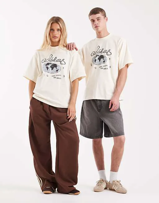 Кремовая футболка adidas Originals one world — фото 4