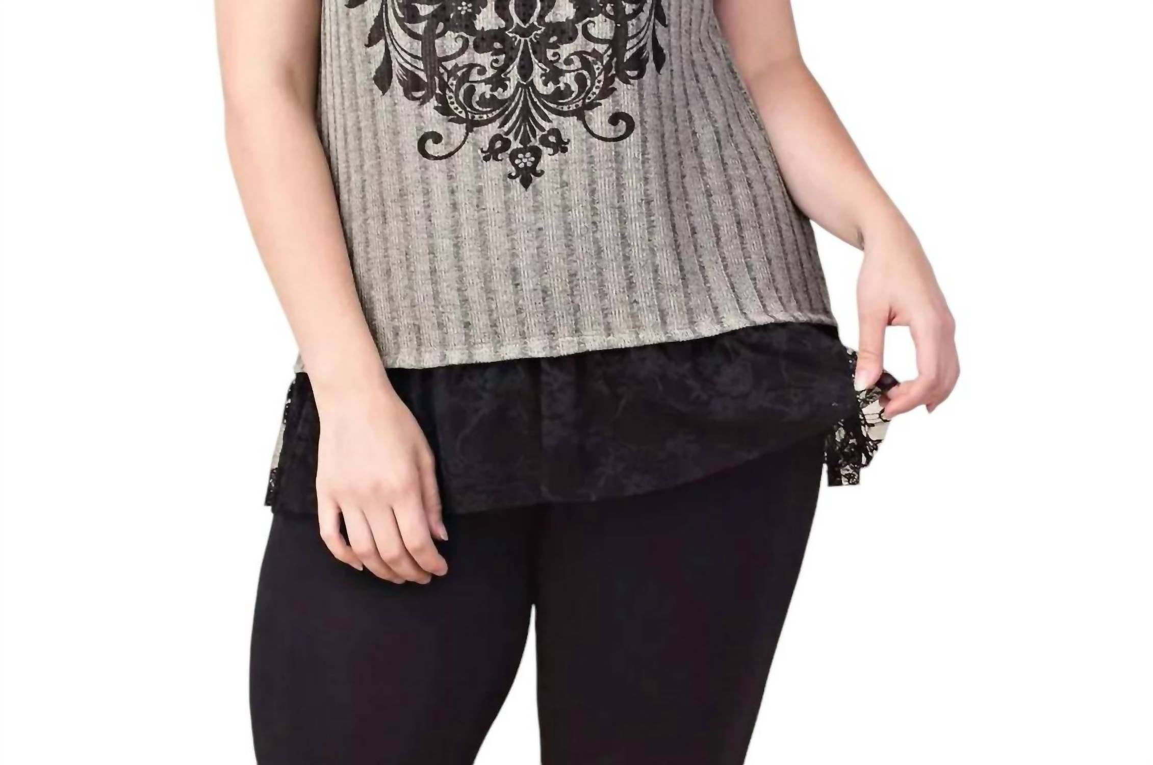 

Мягкий трикотажный топ с отделкой в ​​рубчик - Plus In Grey VOCAL APPAREL